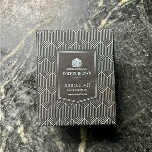 Molton Brown Juniper Jazz Festive Bauble Shower Gel